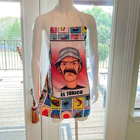 Hands made and painted aprons - Picture 3 of 3